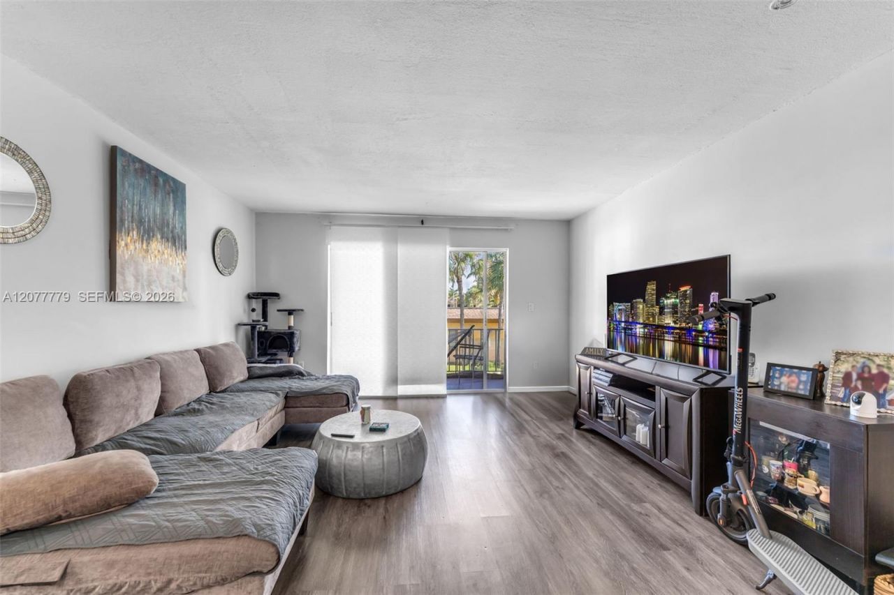 13700 SW 62nd St, Unit 213, Miami, FL 33183 Photo