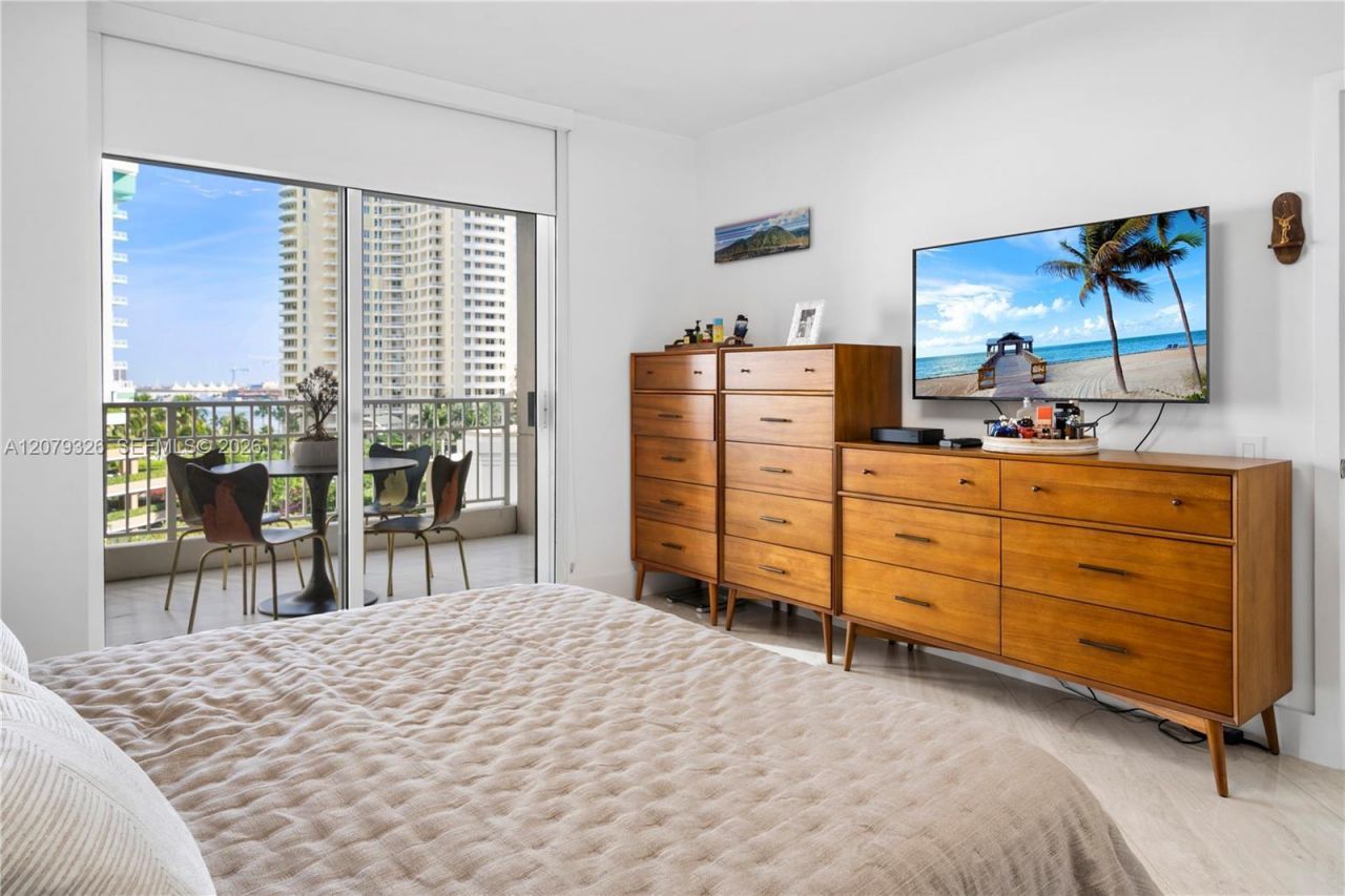701 Brickell Key Blvd , Unit 707, Miami, FL 33131 Photo