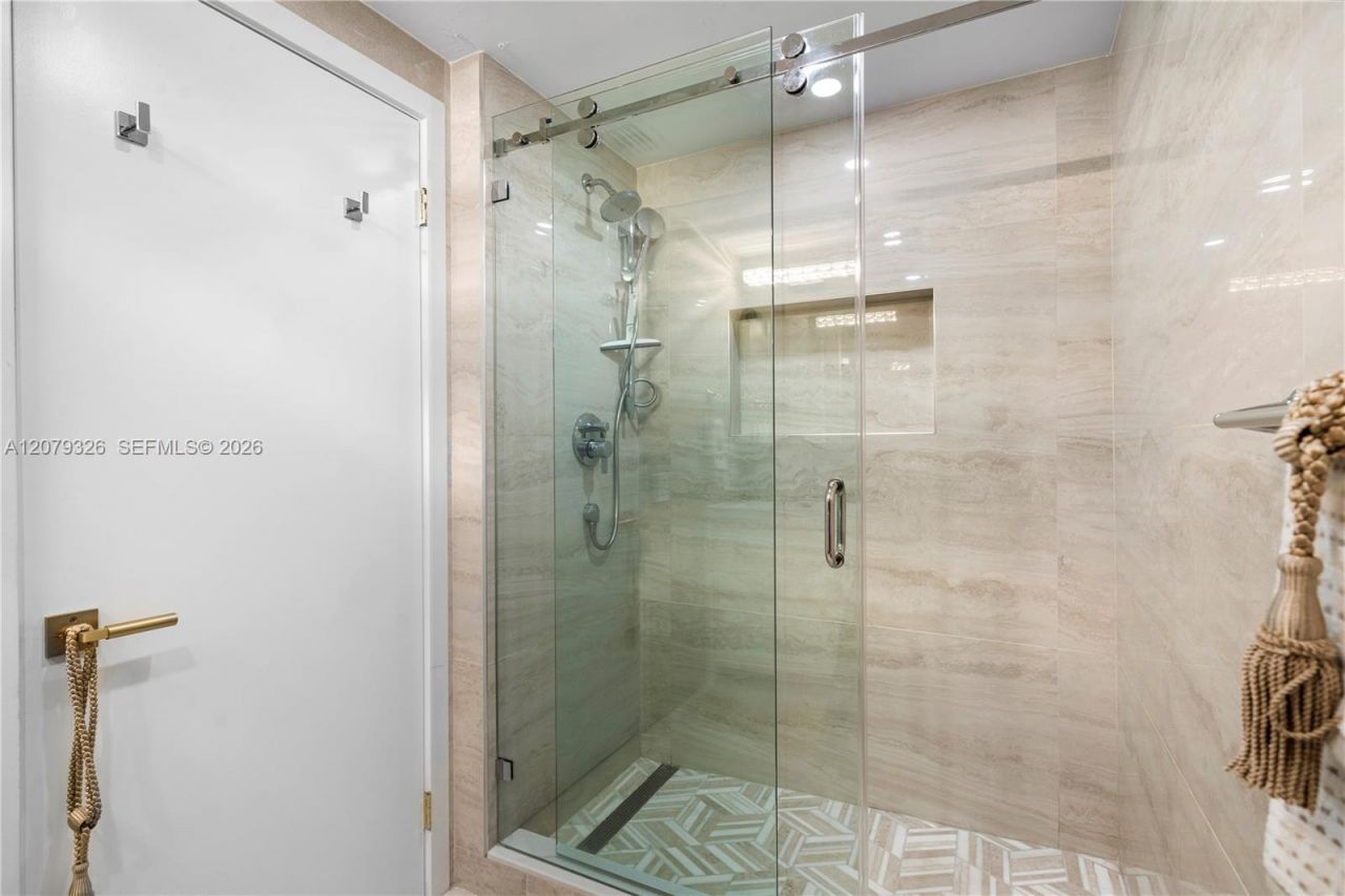 701 Brickell Key Blvd , Unit 707, Miami, FL 33131 Photo
