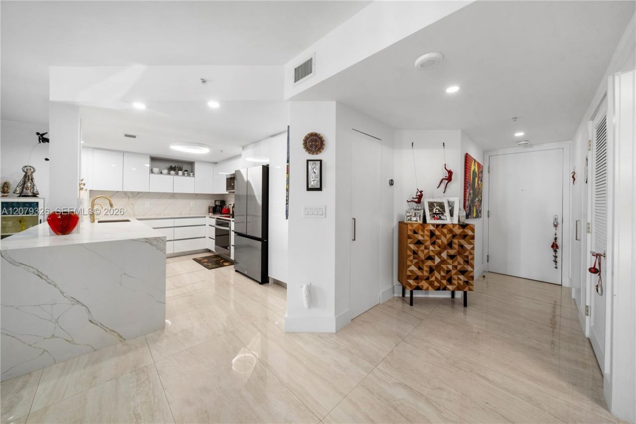 701 Brickell Key Blvd , Unit 707, Miami, FL 33131 Photo