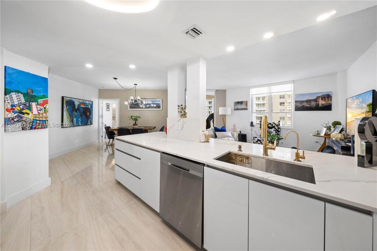 701 Brickell Key Blvd , Unit 707, Miami, FL 33131 Photo