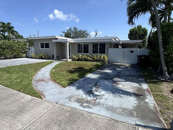 7160 SW 12th St , Miami, FL 33144
