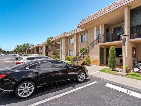 197 Lakeview Dr , Unit 102, Weston, FL 33326