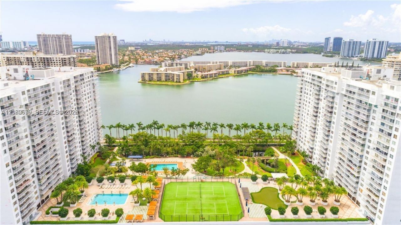 2801 NE 183rd St , Unit 310W, Aventura, FL 33160 Photo