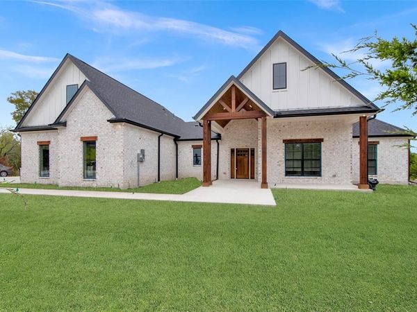 1179 Robertson Road, Whitewright, TX 76273