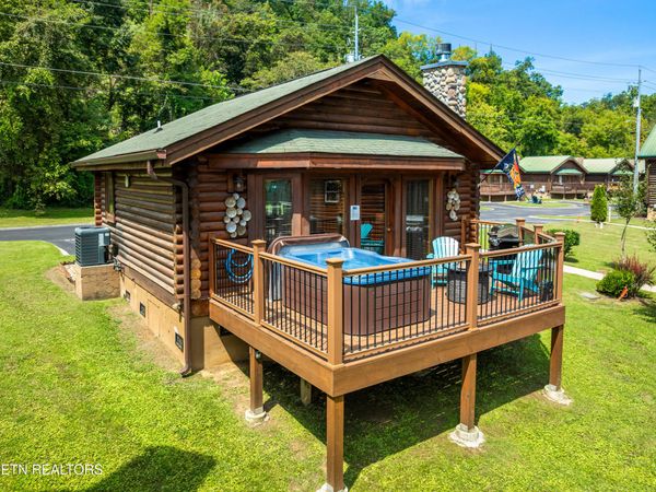 2323 River Port Way, Pigeon Forge, TN 37863