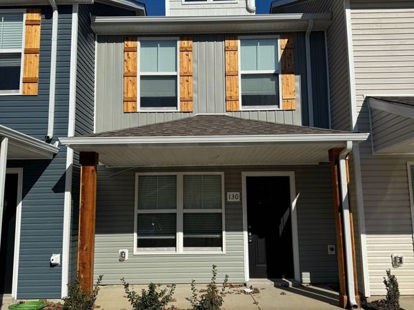 130 Quarry Point Dr, Clarksville, TN 37043