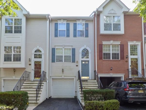 215 Stratford Dr, Nutley, NJ 07110