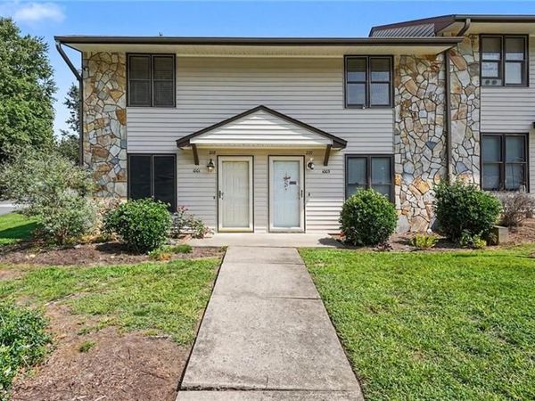 1001 Rock Knoll Court , Unit 228, Winston-Salem, NC 27107