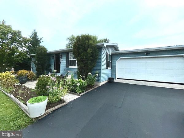 4 COREY LANE , NEW OXFORD, PA 17350