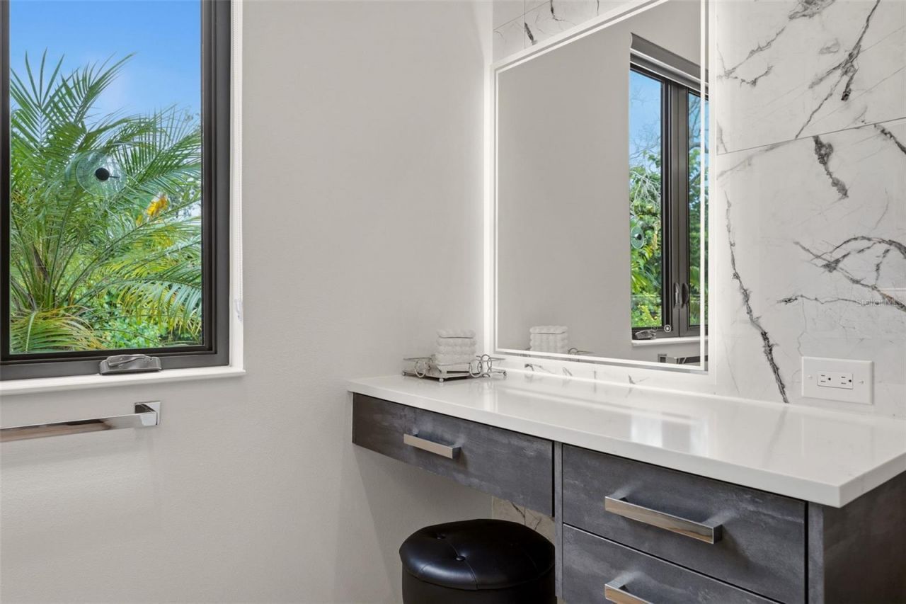 2462 Missara Lane, Sarasota, FL 34231 Photo