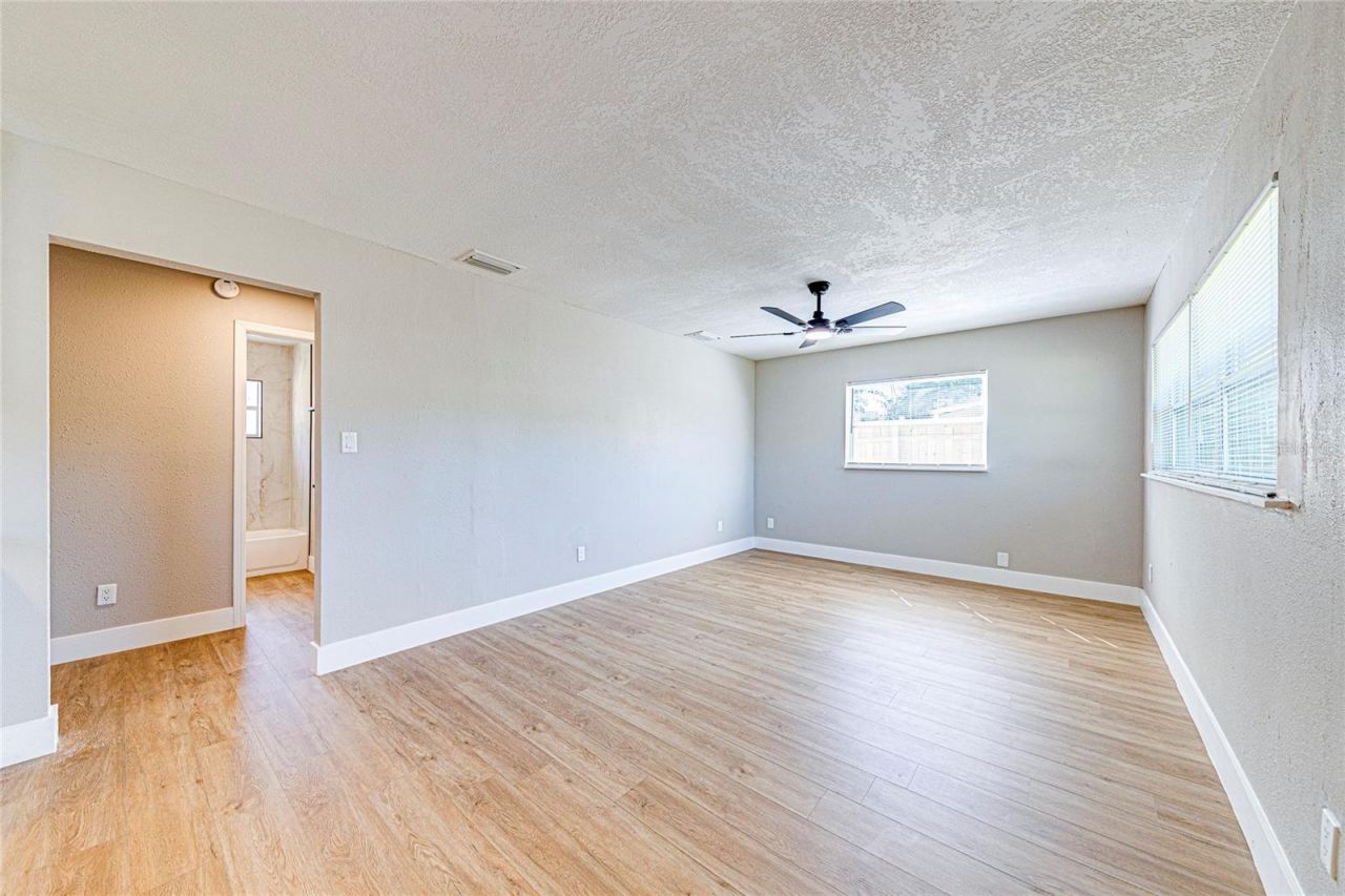 703 S Dixie Avenue , Fruitland Park, FL 34731 Photo