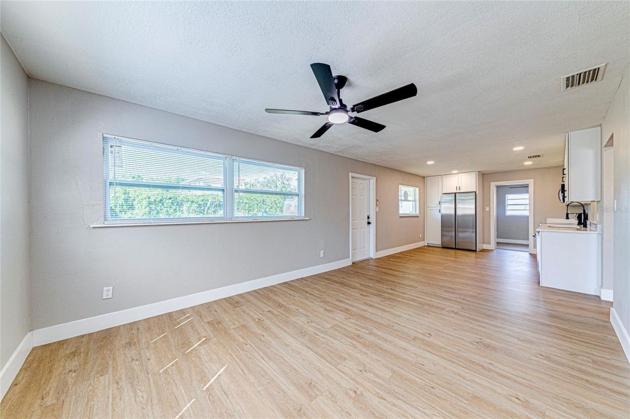 703 S Dixie Avenue , Fruitland Park, FL 34731 Photo