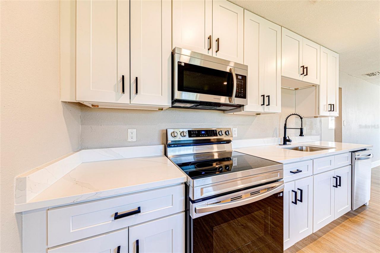 703 S Dixie Avenue , Fruitland Park, FL 34731 Photo