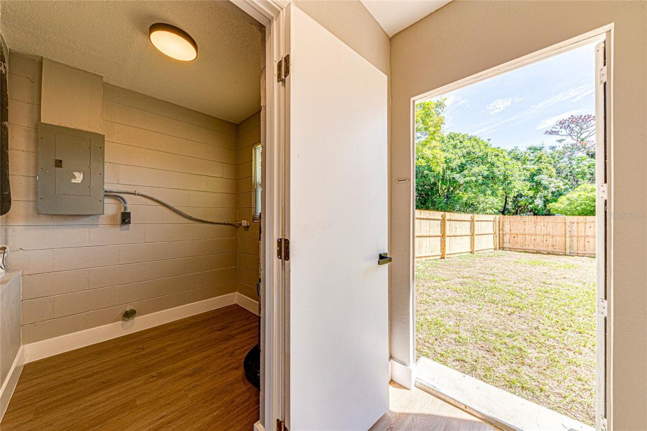 703 S Dixie Avenue , Fruitland Park, FL 34731 Photo