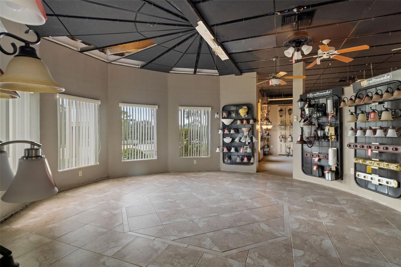 5149 Mariner Boulevard , Spring Hill, FL 34609 Photo