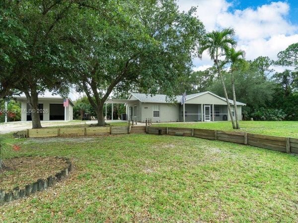 16298 N 90th St N , Loxahatchee, FL 33470