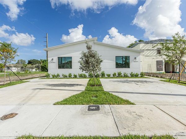 5535 SW 19th St , West Park, FL 33023