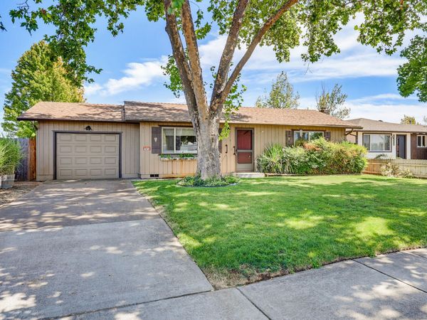 7872 Harlan Drive, White City, OR 97503