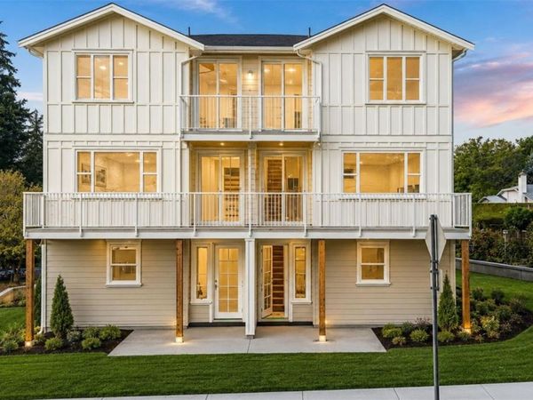 768 Lindsay St , Unit #1, Saanich, BC V8Z 3E1