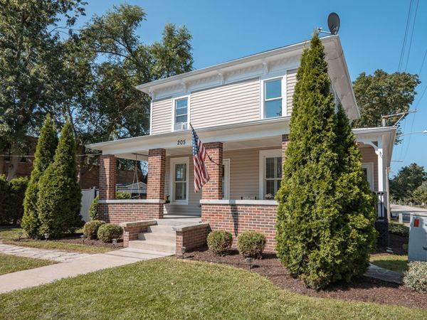 205 Main Street , Sugar Grove, IL 60554