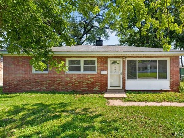 603 Saint Nicholas Drive , Cahokia, IL 62206