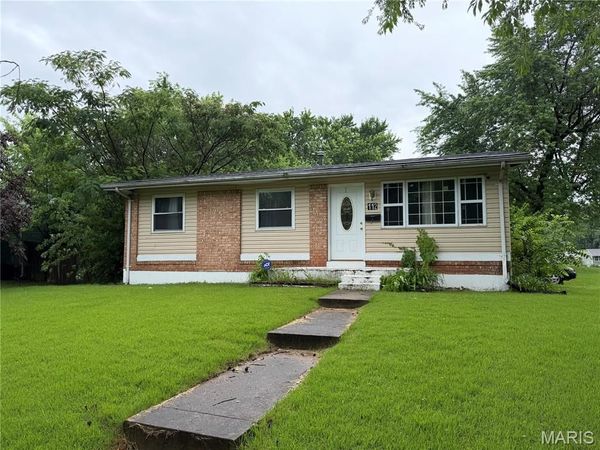 112 Dundee Circle , St Louis, MO 63137