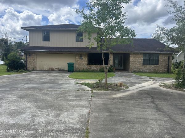 123 Peninsula Drive, Carriere, MS 39426