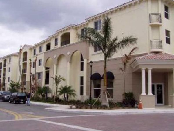 1 Renaissance Way, Unit Apt 115, Boynton Beach, FL 33426