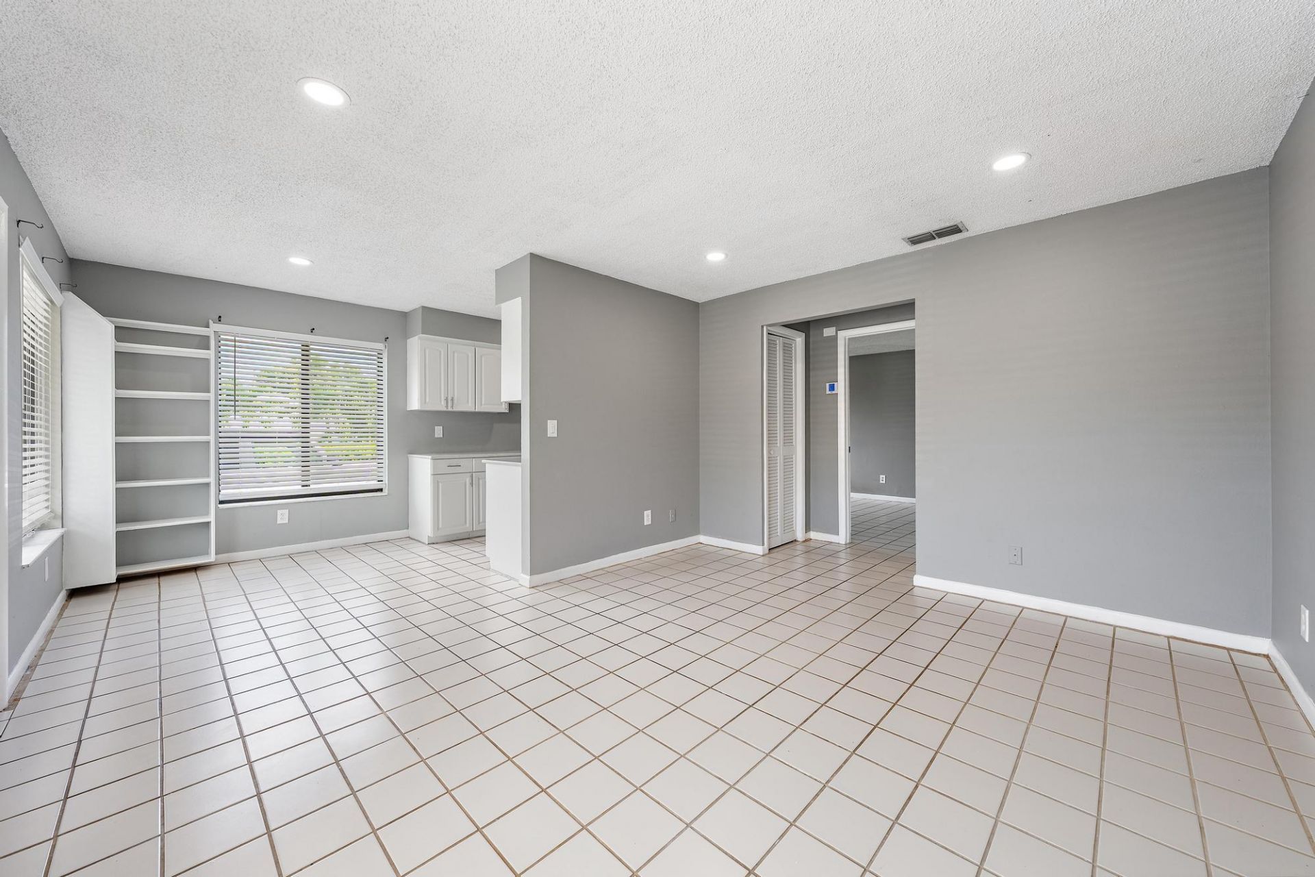 1924 Service Road, North Palm Beach, FL 33408 Photo