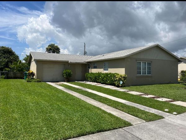 1211 W 27TH Street, Riviera Beach, FL 33404