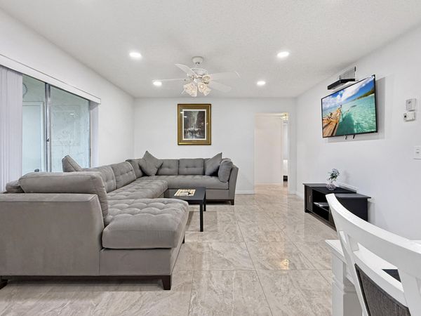 232 Pine High Occupancy Vehicle Circle, Unit C2, Greenacres, FL 33463