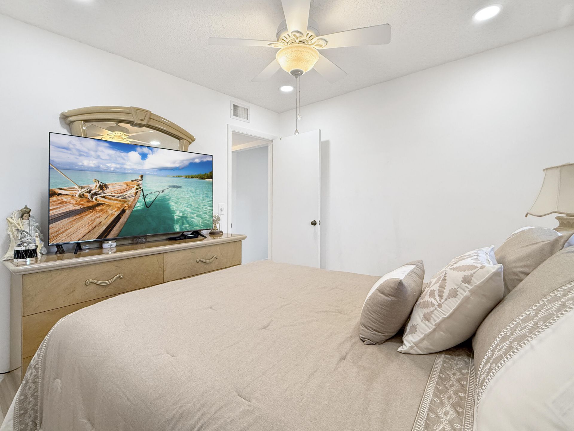 232 Pine High Occupancy Vehicle Circle, Unit C2, Greenacres, FL 33463 Photo