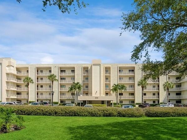 200 INTRACOASTAL Place, Unit 305, Jupiter, FL 33469