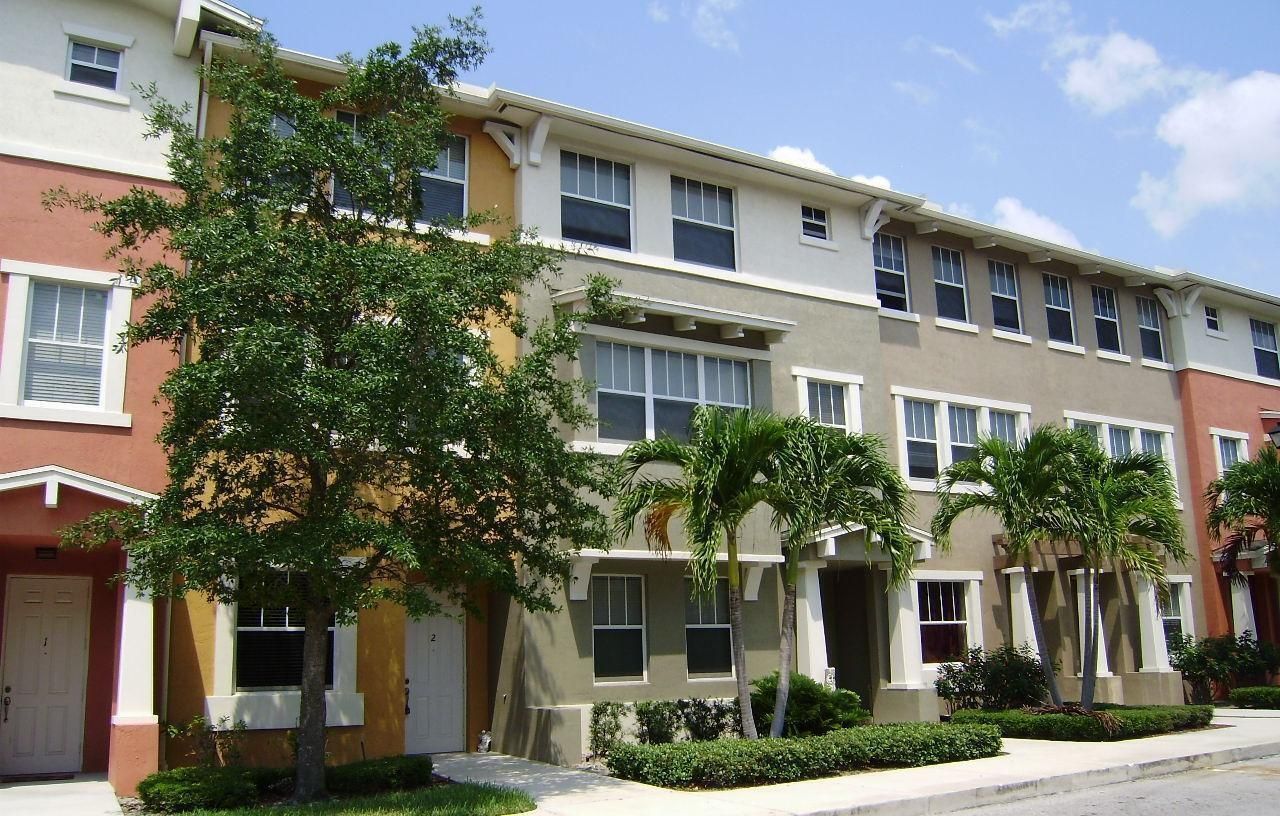 810 Marina Del Ray Lane, Unit 2, West Palm Beach, FL 33401 Photo