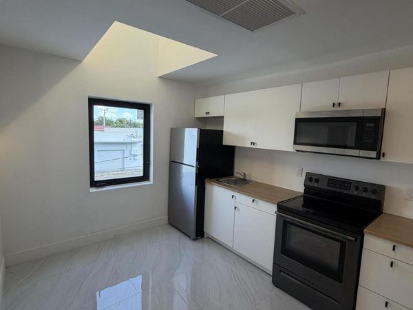 8211 BISCAYNE Boulevard, Unit 1, Miami, FL 33138