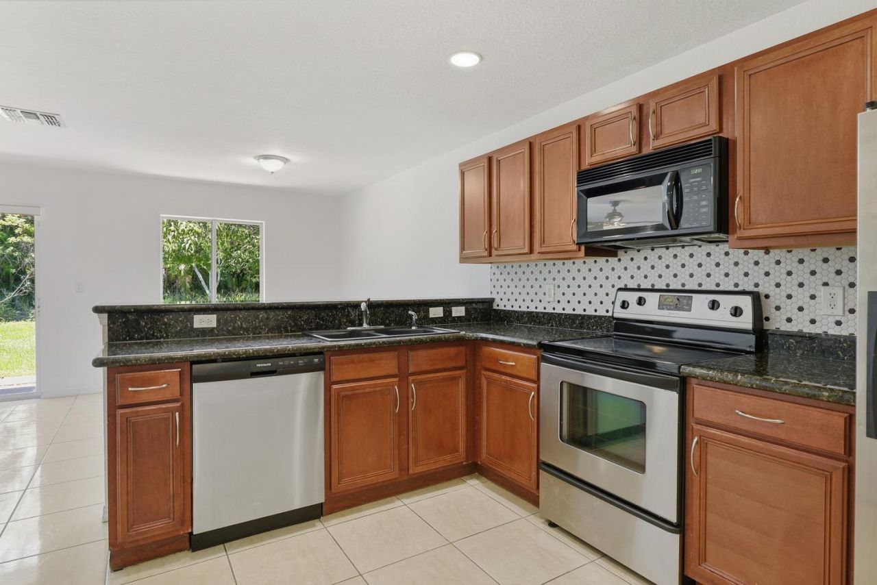 2257 SW Marshfield Court, Unit 2257, Port Saint Lucie, FL 34953 Photo