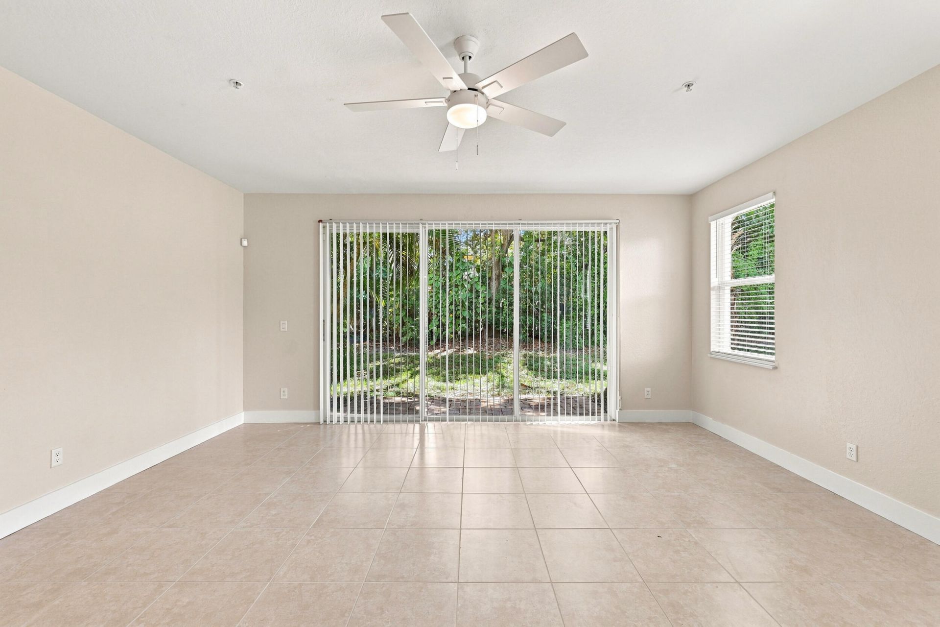813 Pipers Cay Drive, West Palm Beach, FL 33415 Photo