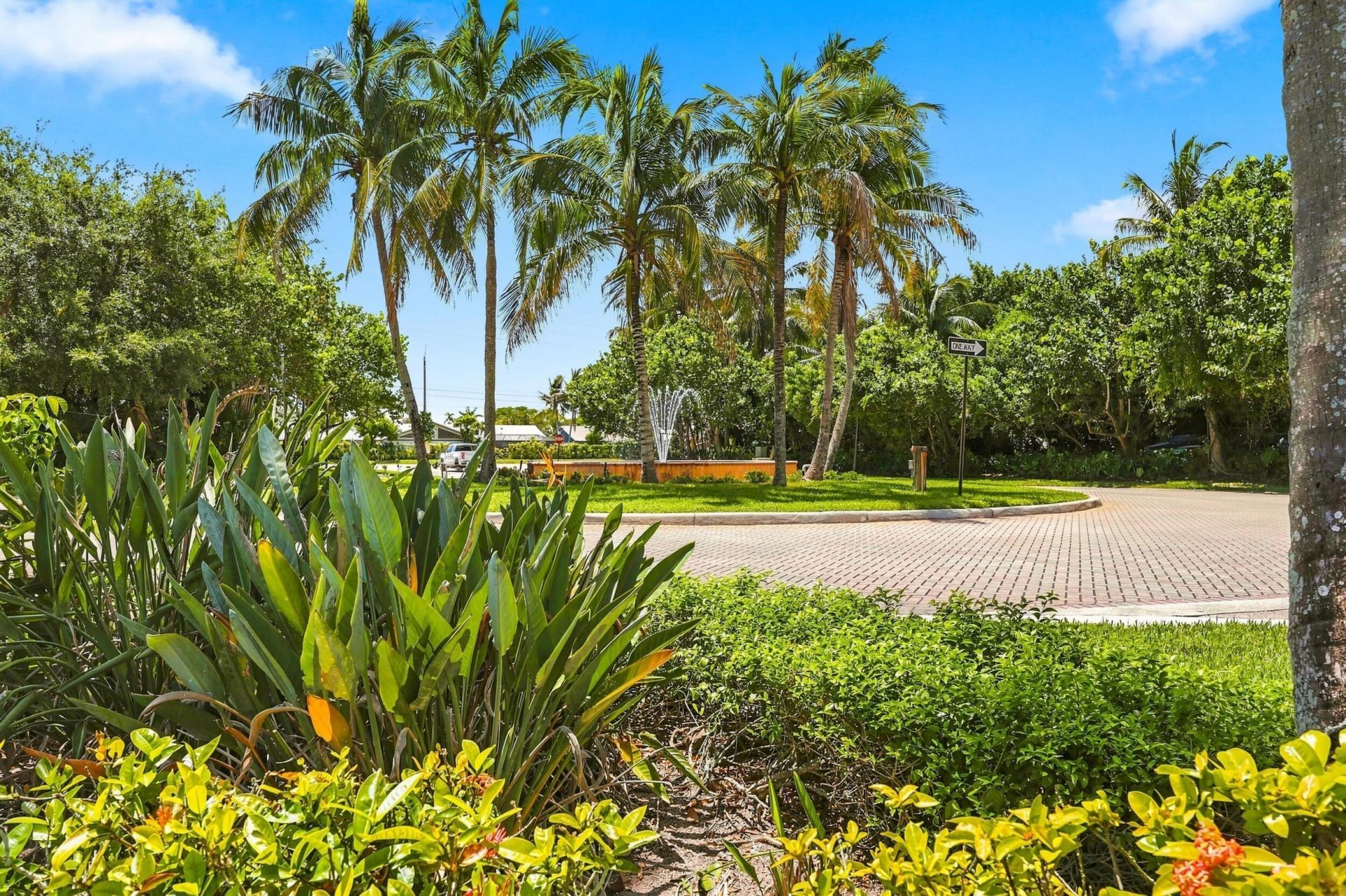 813 Pipers Cay Drive, West Palm Beach, FL 33415 Photo