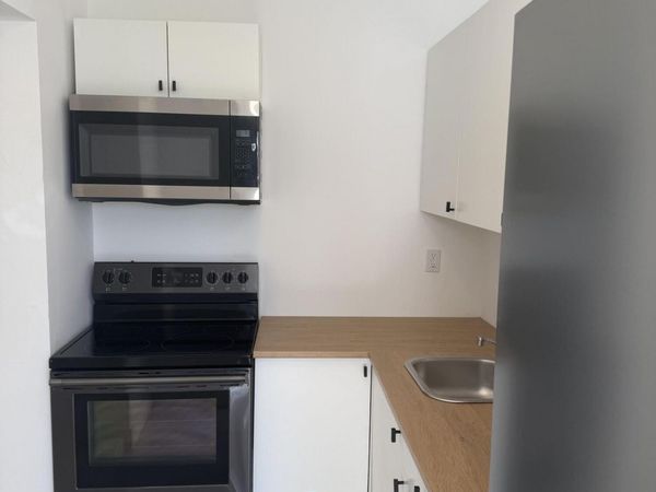 8211 BISCAYNE Boulevard, Unit 3, Miami, FL 33138