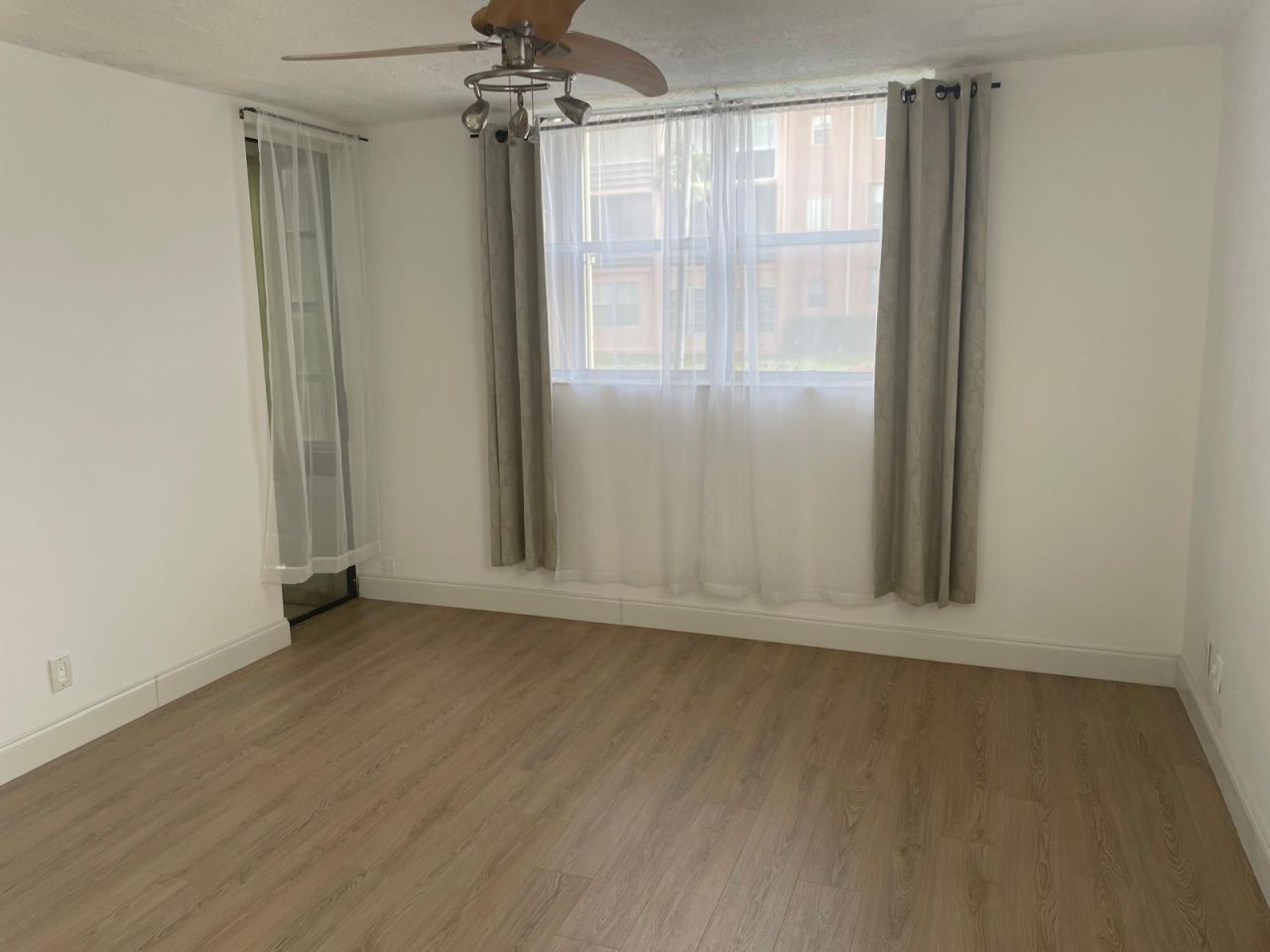 2851 Somerset Drive, Unit 111, Lauderdale Lakes, FL 33311 Photo