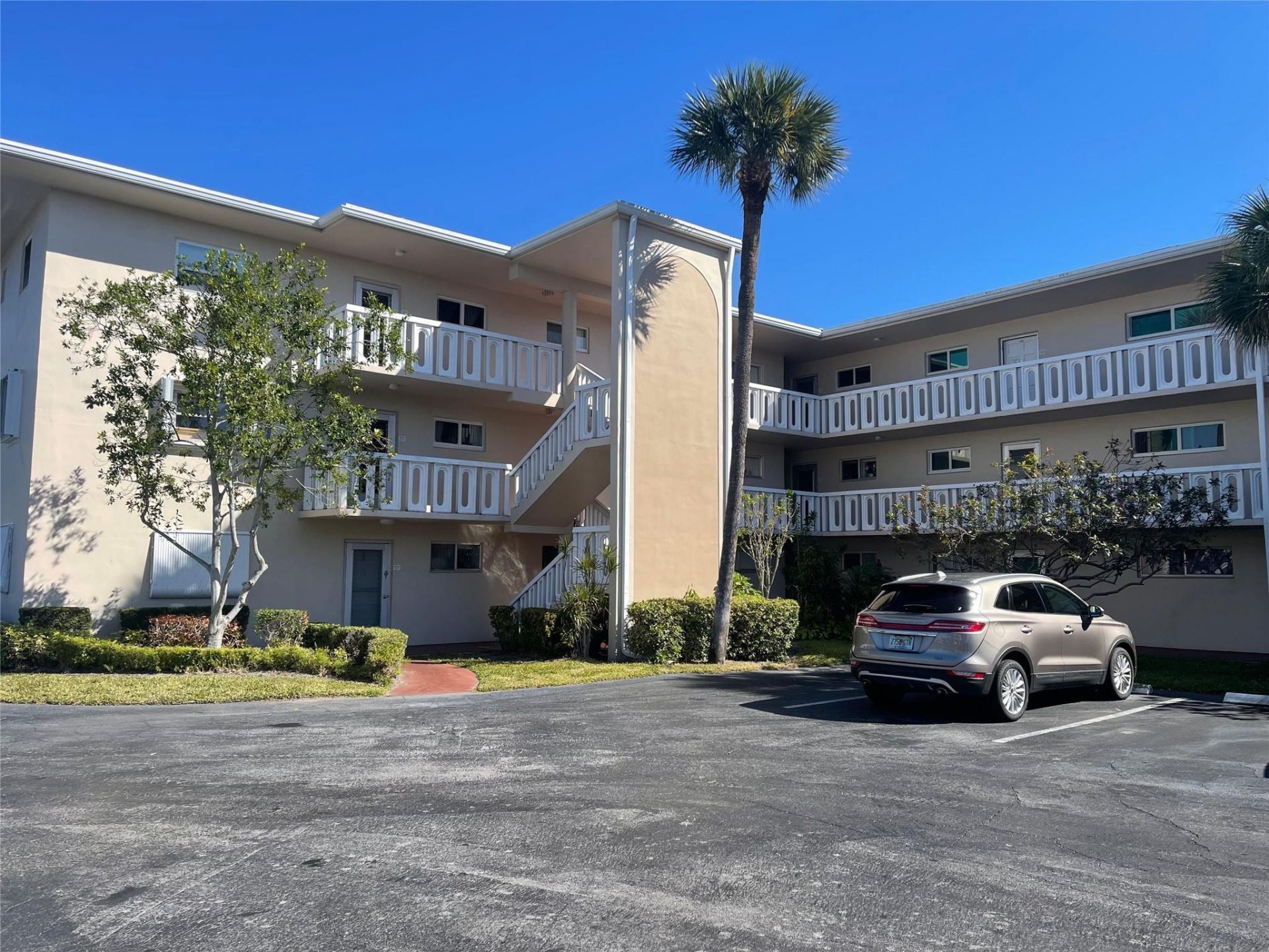 2566 S Garden Drive S, Unit 108, Lake Worth, FL 33461 Photo