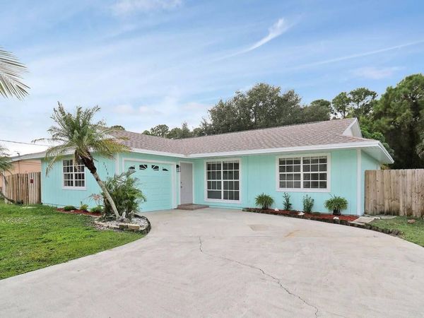 2558 SW CHESTNUT Lane, Port St. Lucie, FL 34953