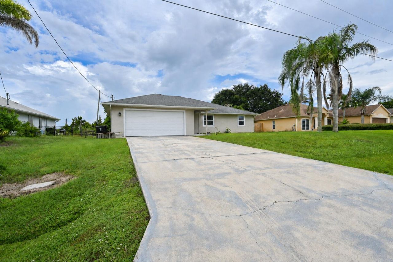 1755 SW Castinet Lane, Port Saint Lucie, FL 34953 Photo