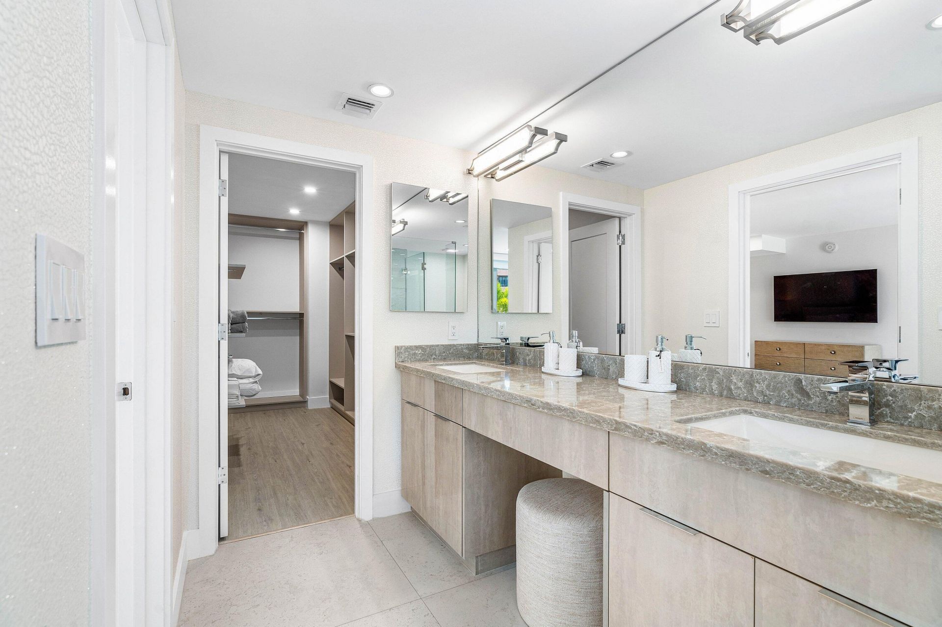 120 SE 5th Avenue, Unit 319, Boca Raton, FL 33432 Photo
