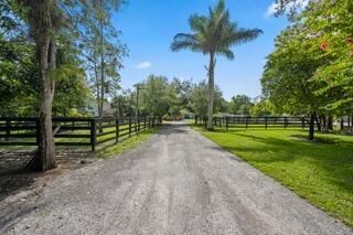 708 Rambling Drive Circle, Unit ~ Barn & A, Wellington, FL 33414 Photo