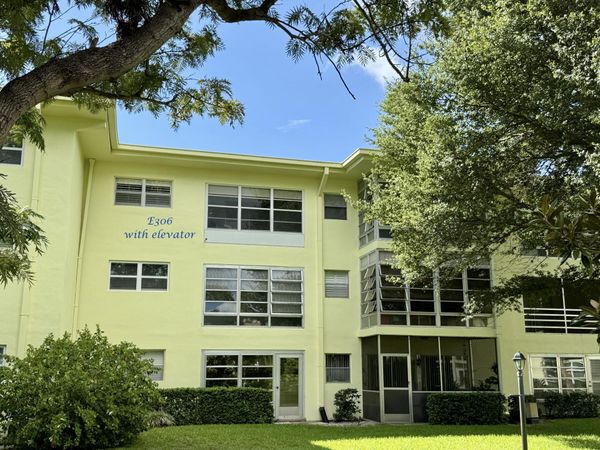 1100 PONCE DE LEON Circle, Unit E306, Vero Beach, FL 32960
