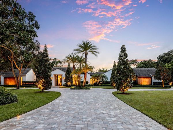 9 Country Road W, Village of Golf, FL 33436