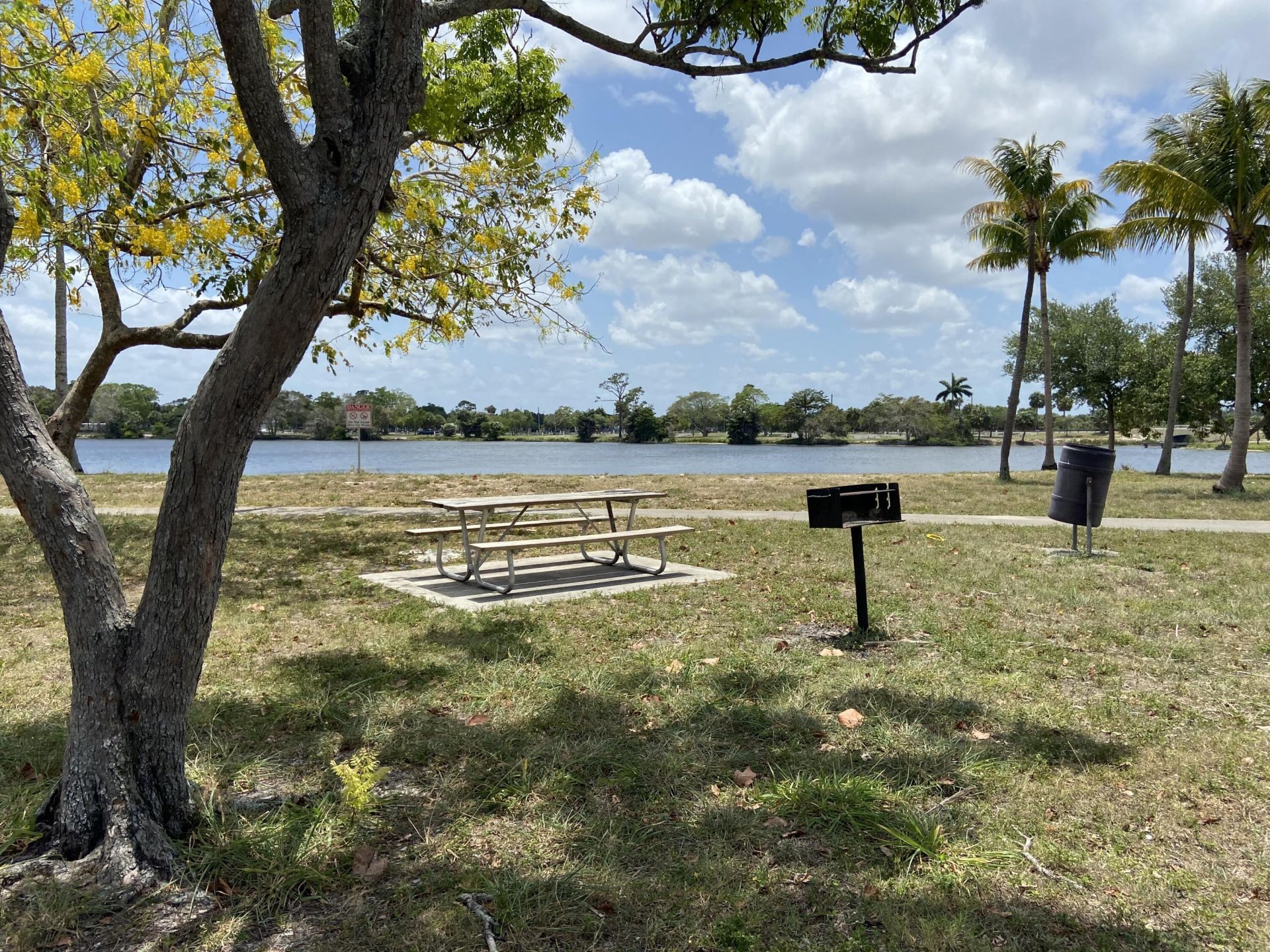 2840 Lake Osborne Drive, Unit 111, Lake Worth, FL 33461 Photo