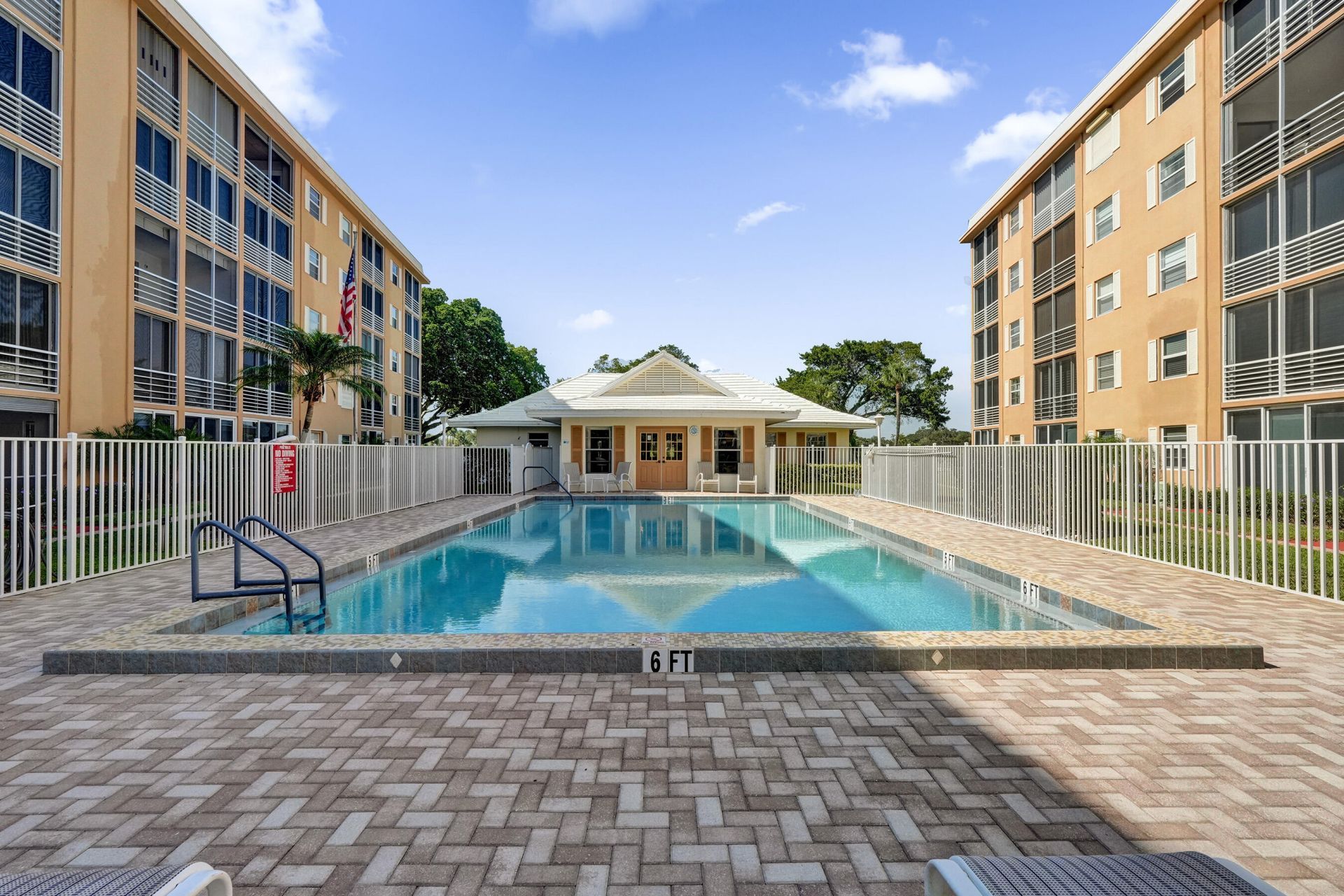 308 Golfview Road, Unit 406, North Palm Beach, FL 33408 Photo